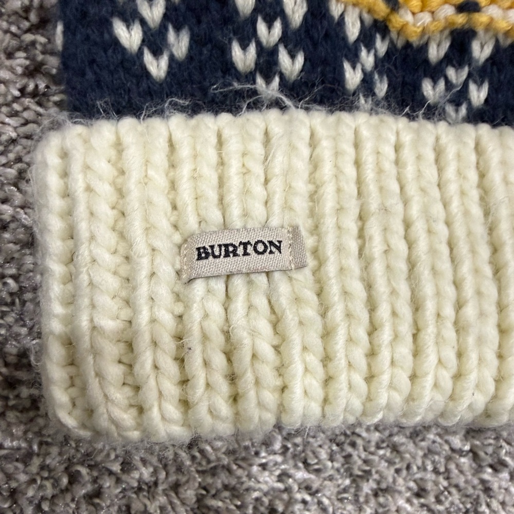 Burton Walden Beanie Womens Fair Isle Knit Pom Pom Winter Hat Multi Color 10505 - Picture 2 of 3